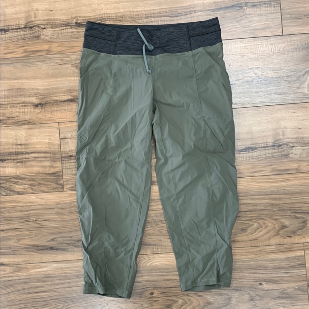 Lucy Green and Gray Capri Pants